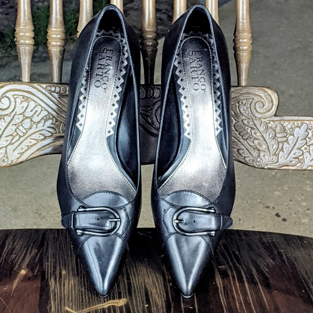 Franco Sarto Low Heel with Buckle Detail - Picture 1 of 6